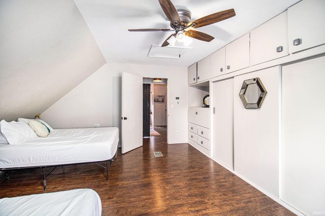 1422 Mckinley Avenue, South Bend, IN 46617