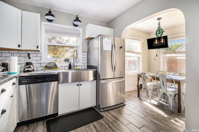 1422 Mckinley Avenue, South Bend, IN 46617