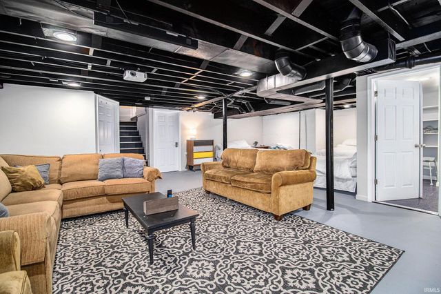 1422 Mckinley Avenue, South Bend, IN 46617