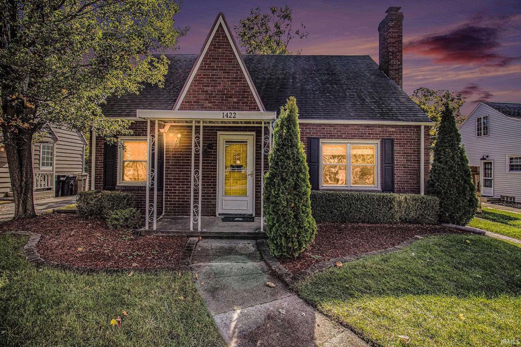 1422 Mckinley Avenue, South Bend, IN 46617