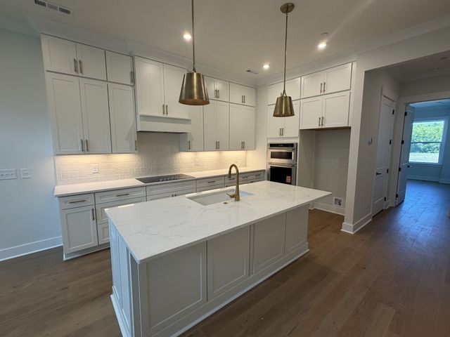 2068 Conductor Ln, Thompsons Station, TN 37179