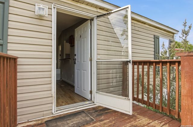 1105 WALNUT ST, Jourdanton, TX 78026
