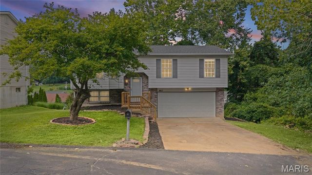 907 Guenzler Drive, Imperial, MO 63052