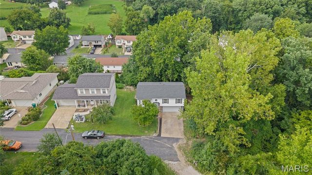907 Guenzler Drive, Imperial, MO 63052