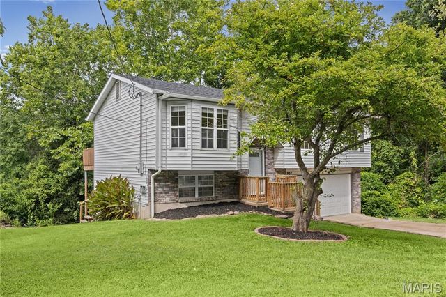 907 Guenzler Drive, Imperial, MO 63052