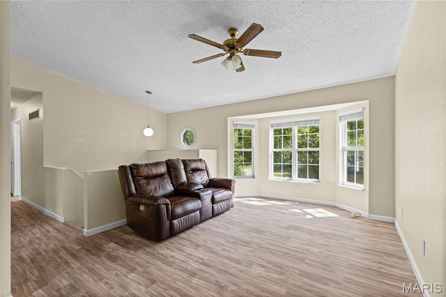 907 Guenzler Drive, Imperial, MO 63052