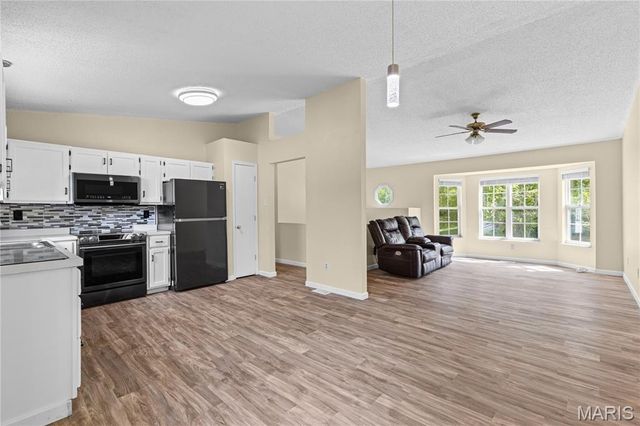 907 Guenzler Drive, Imperial, MO 63052