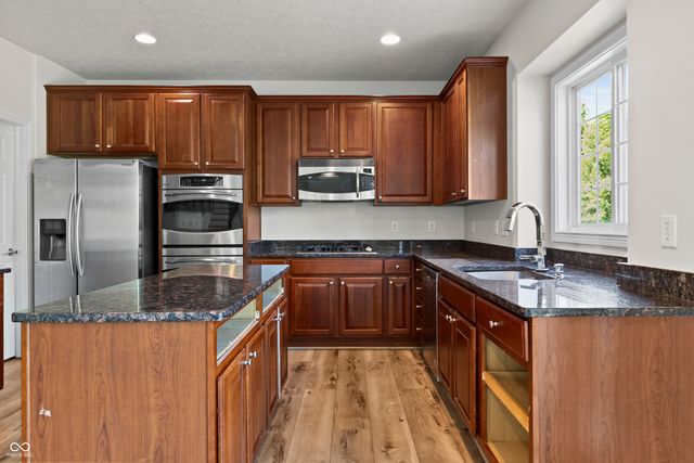 12558 Talon Crest Drive, Fishers, IN 46037