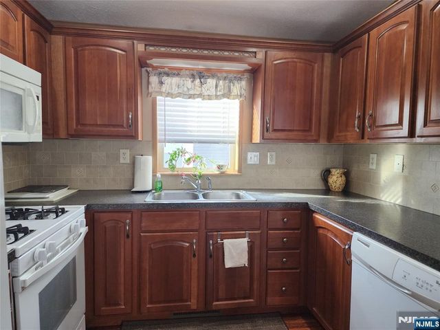 600-89 Pulis, Mahwah, NJ 07430