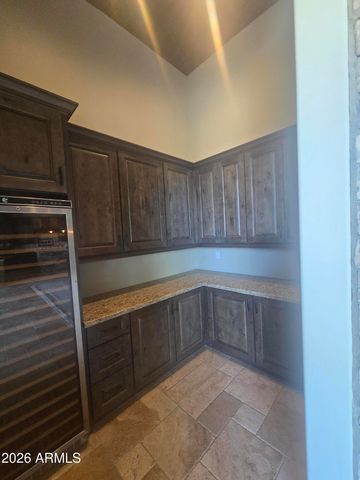 1110 W CREEK CANYON Road, Phoenix, AZ 85086