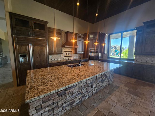1110 W CREEK CANYON Road, Phoenix, AZ 85086