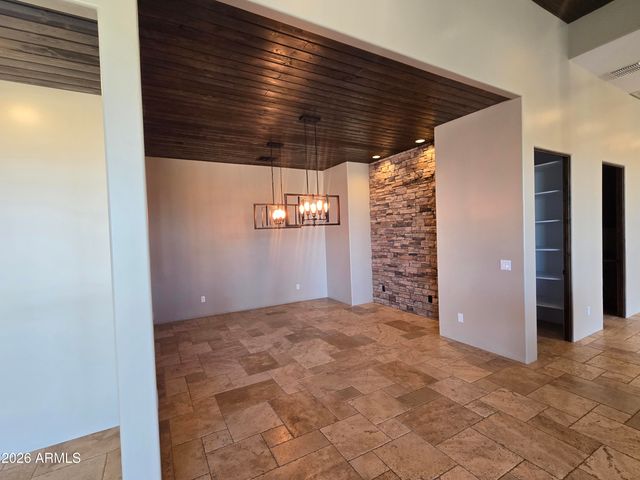 1110 W CREEK CANYON Road, Phoenix, AZ 85086