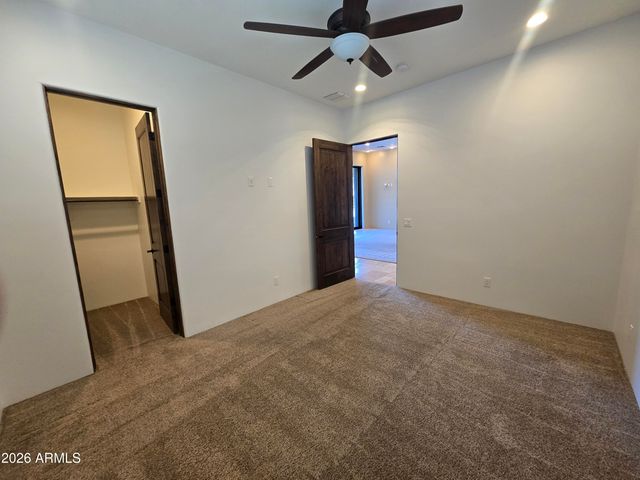 1110 W CREEK CANYON Road, Phoenix, AZ 85086