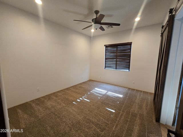 1110 W CREEK CANYON Road, Phoenix, AZ 85086