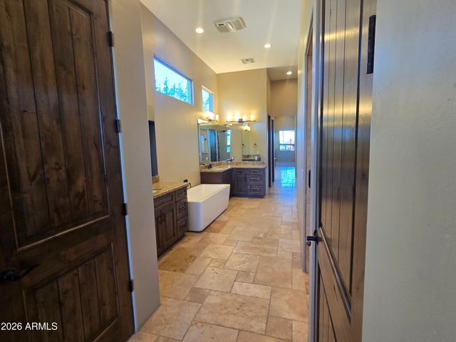 1110 W CREEK CANYON Road, Phoenix, AZ 85086
