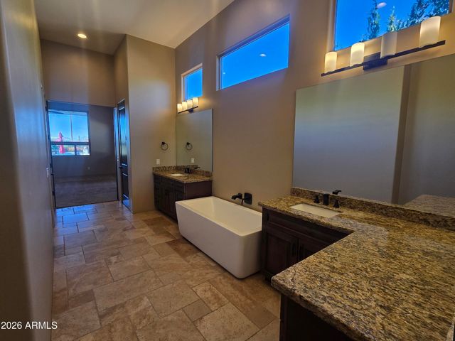 1110 W CREEK CANYON Road, Phoenix, AZ 85086