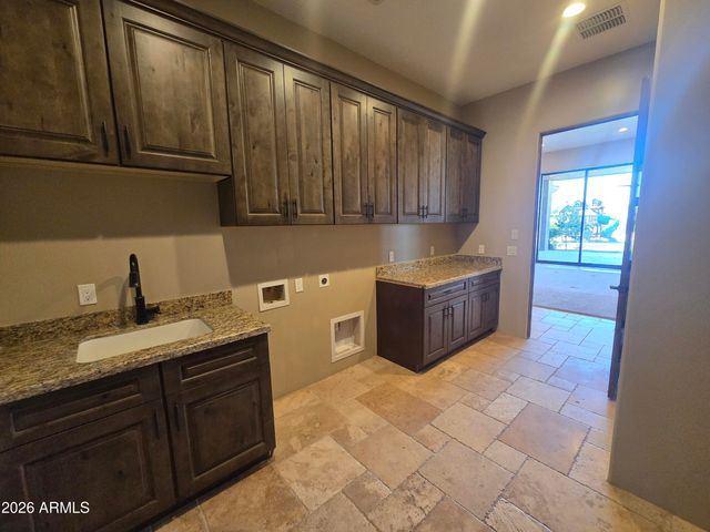 1110 W CREEK CANYON Road, Phoenix, AZ 85086