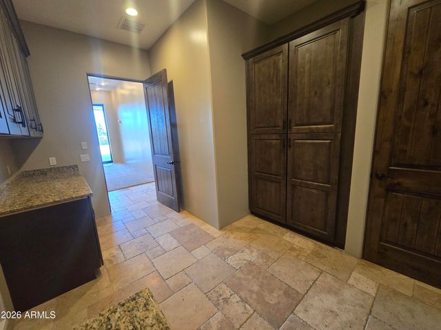 1110 W CREEK CANYON Road, Phoenix, AZ 85086