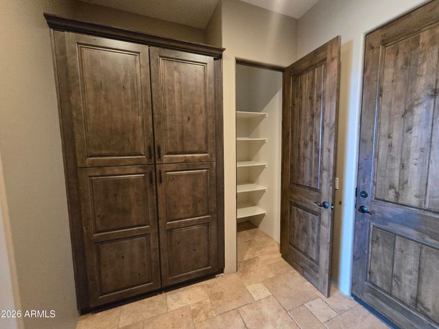 1110 W CREEK CANYON Road, Phoenix, AZ 85086