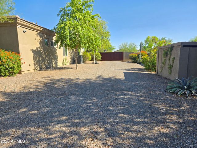 1110 W CREEK CANYON Road, Phoenix, AZ 85086