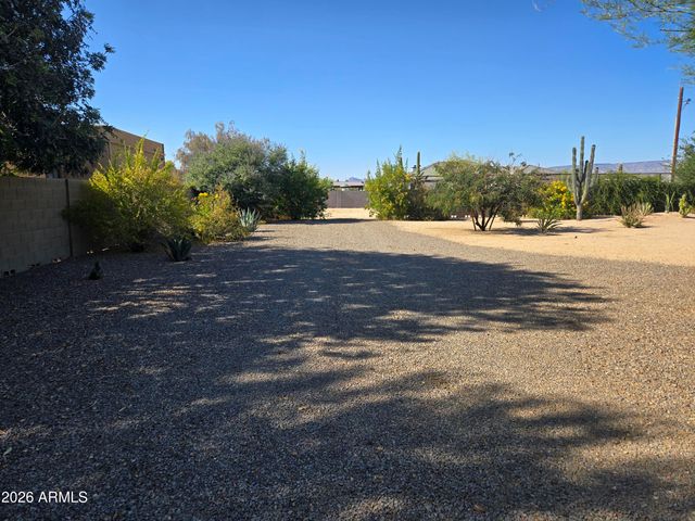 1110 W CREEK CANYON Road, Phoenix, AZ 85086