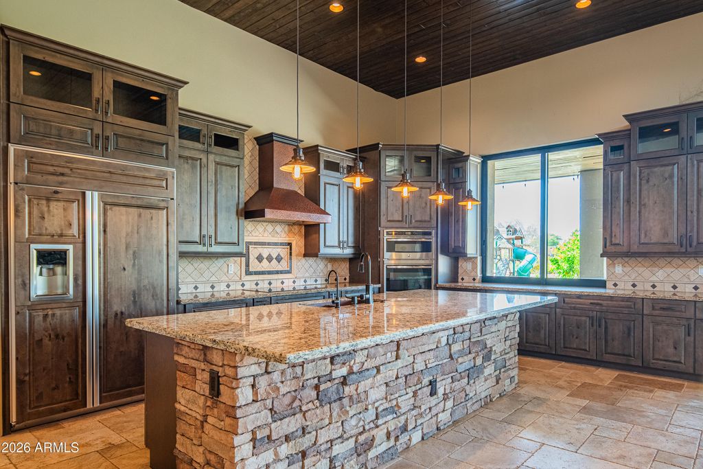Image 18 of property listing at 1110 W CREEK CANYON Road, Phoenix, AZ 85086