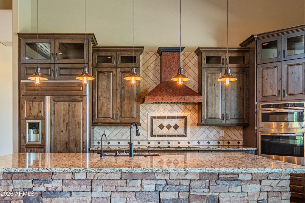 Image 19 of property listing at 1110 W CREEK CANYON Road, Phoenix, AZ 85086