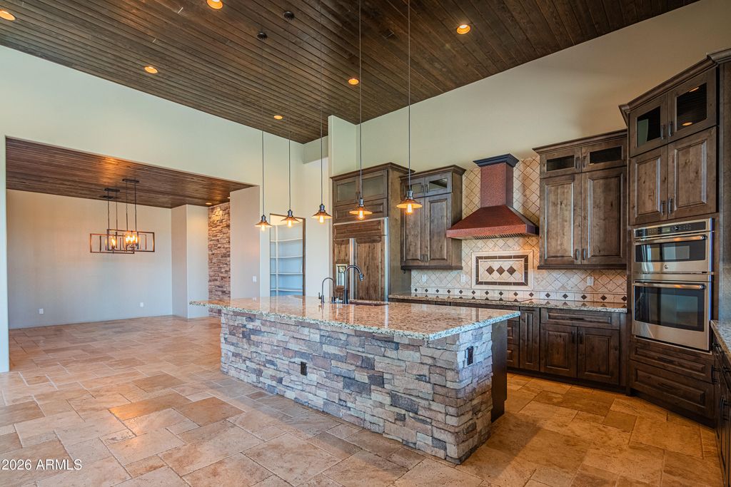 Image 20 of property listing at 1110 W CREEK CANYON Road, Phoenix, AZ 85086