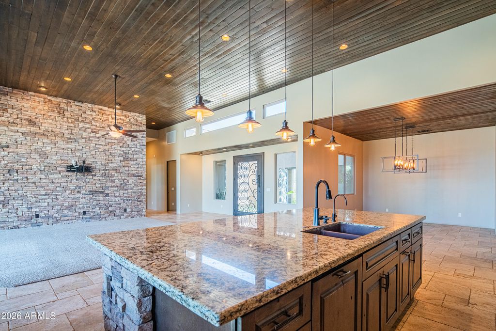Image 22 of property listing at 1110 W CREEK CANYON Road, Phoenix, AZ 85086