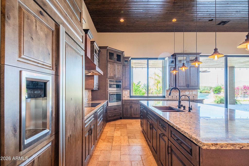 Image 23 of property listing at 1110 W CREEK CANYON Road, Phoenix, AZ 85086