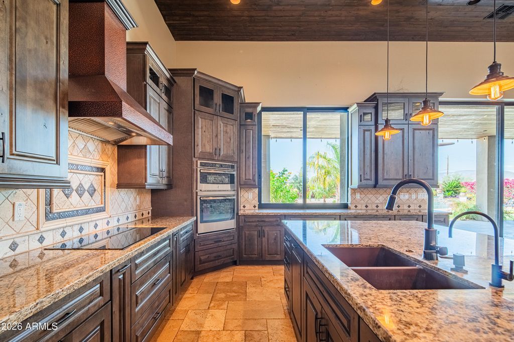 Image 24 of property listing at 1110 W CREEK CANYON Road, Phoenix, AZ 85086