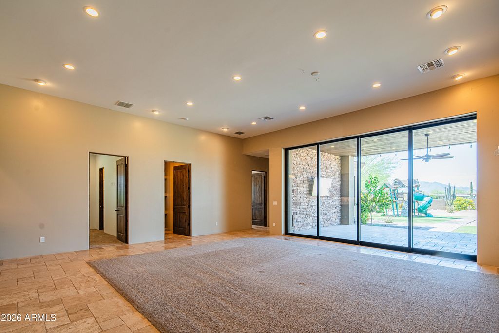 Image 27 of property listing at 1110 W CREEK CANYON Road, Phoenix, AZ 85086