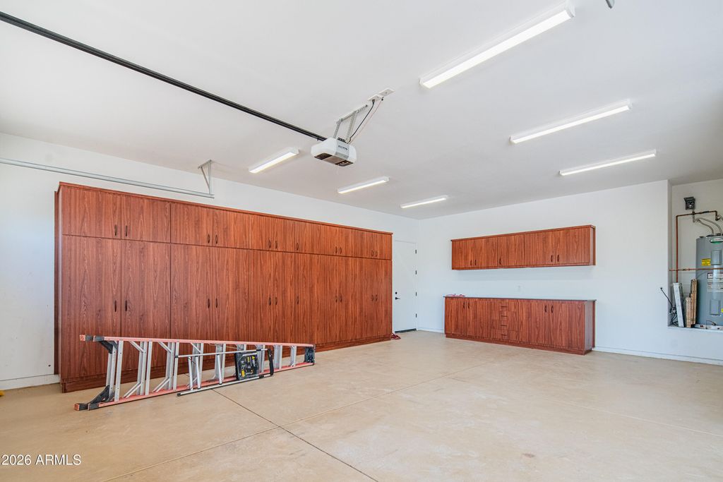 Image 31 of property listing at 1110 W CREEK CANYON Road, Phoenix, AZ 85086