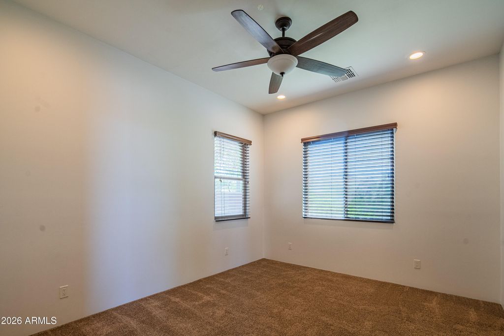 Image 36 of property listing at 1110 W CREEK CANYON Road, Phoenix, AZ 85086