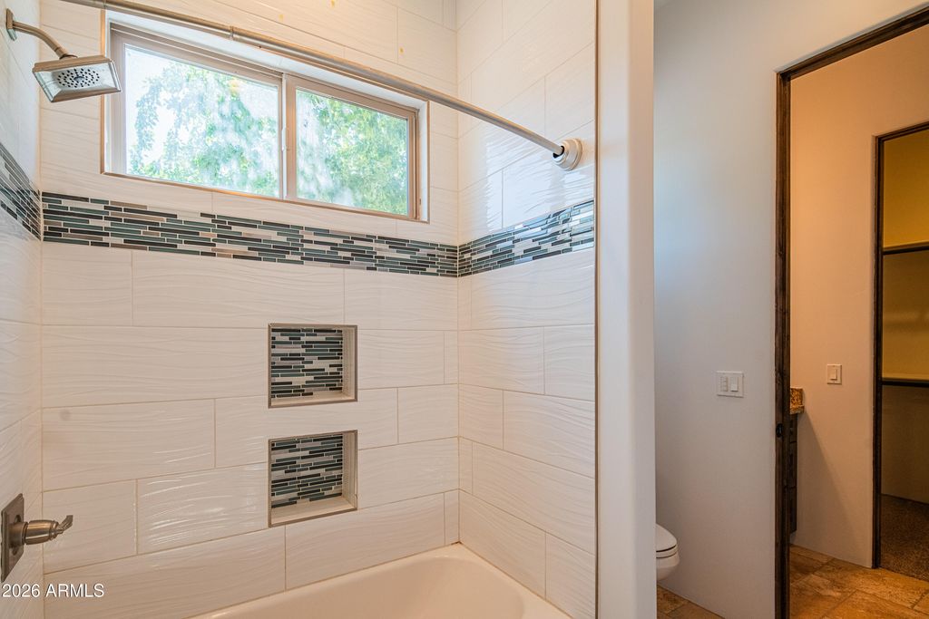 Image 42 of property listing at 1110 W CREEK CANYON Road, Phoenix, AZ 85086