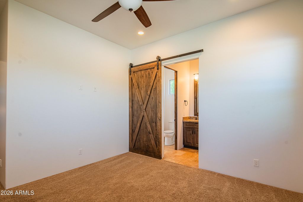 Image 44 of property listing at 1110 W CREEK CANYON Road, Phoenix, AZ 85086