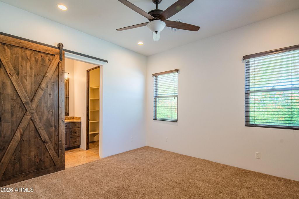 Image 45 of property listing at 1110 W CREEK CANYON Road, Phoenix, AZ 85086