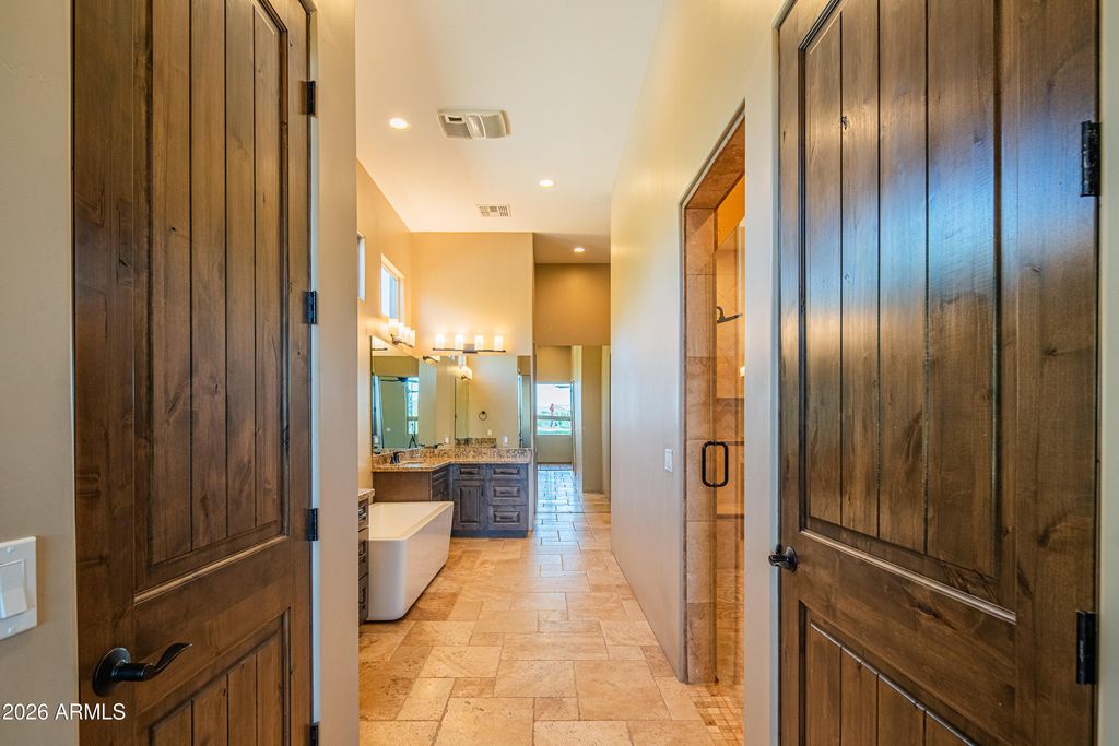 Image 52 of property listing at 1110 W CREEK CANYON Road, Phoenix, AZ 85086