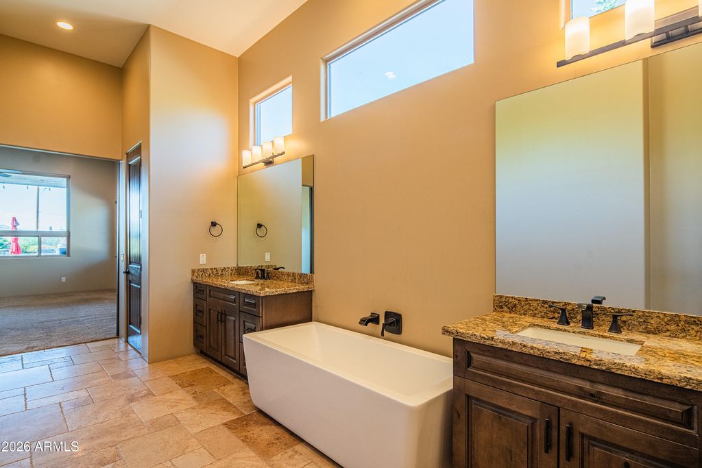 Image 56 of property listing at 1110 W CREEK CANYON Road, Phoenix, AZ 85086