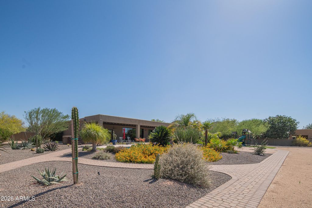 Image 74 of property listing at 1110 W CREEK CANYON Road, Phoenix, AZ 85086