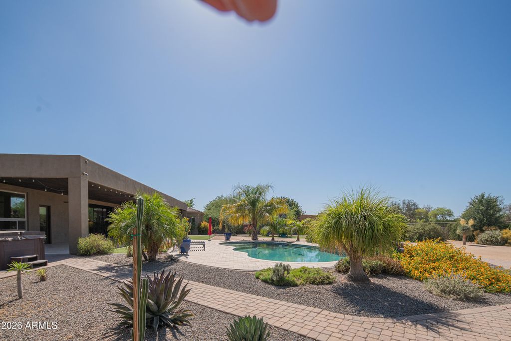 Image 75 of property listing at 1110 W CREEK CANYON Road, Phoenix, AZ 85086