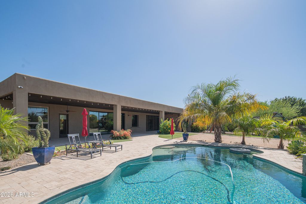 Image 85 of property listing at 1110 W CREEK CANYON Road, Phoenix, AZ 85086