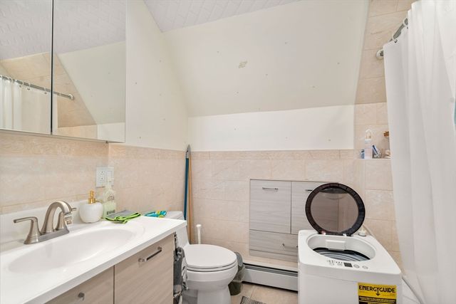 27 Hamilton Pl, Needham, MA 02494