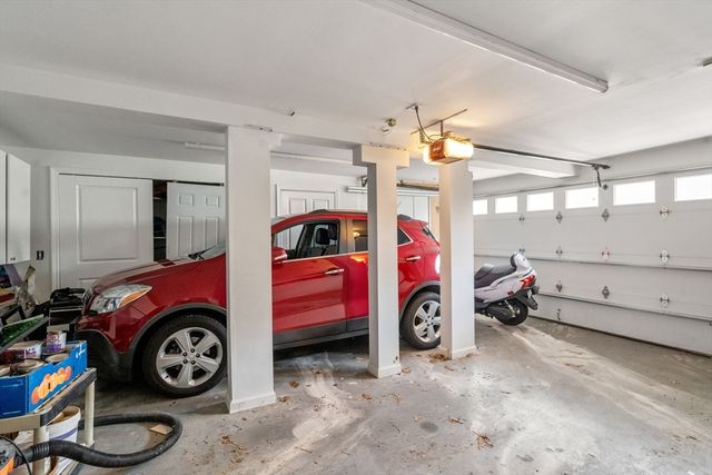 27 Hamilton Pl, Needham, MA 02494