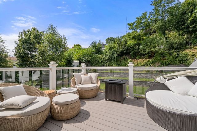 27 Hamilton Pl, Needham, MA 02494