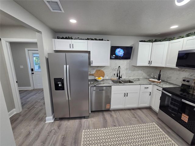 1106 VALENCIA ROAD, Plant City, FL 33563