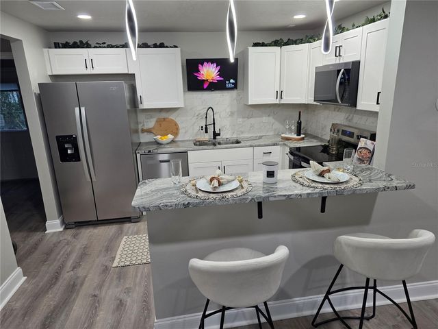 1106 VALENCIA ROAD, Plant City, FL 33563