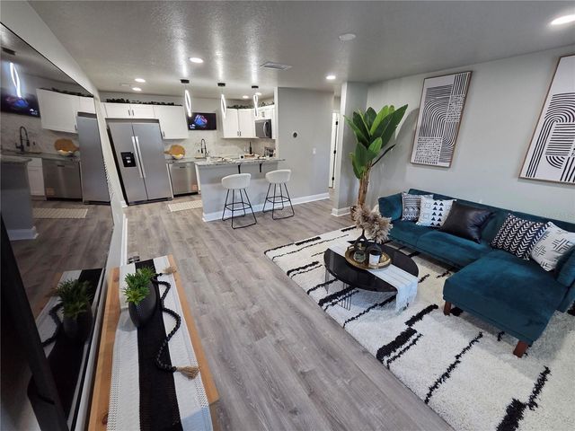 1106 VALENCIA ROAD, Plant City, FL 33563