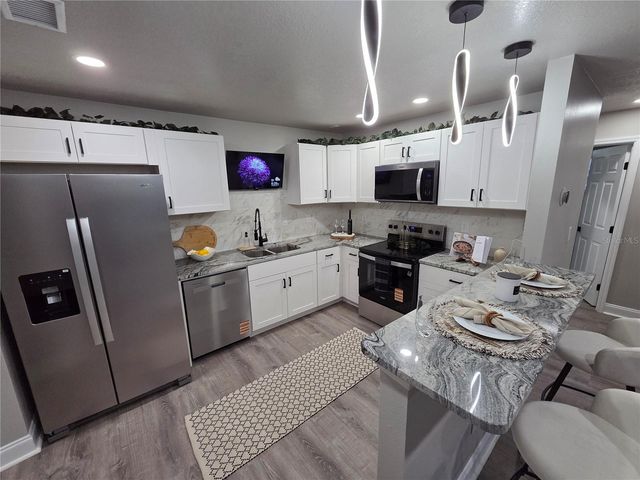 1106 VALENCIA ROAD, Plant City, FL 33563