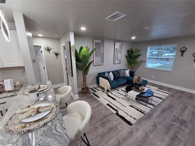 1106 VALENCIA ROAD, Plant City, FL 33563